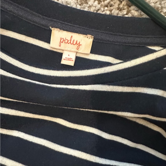 Stitchfix Pixley Greenich top size L with faux leather elbow pads - Picture 6 of 6